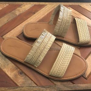 Universal Thread Sandals
